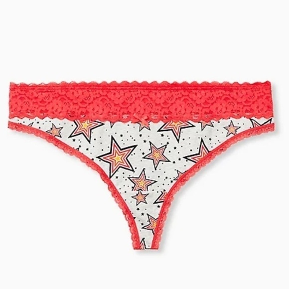 Torrid Wide Lace Trim Thong Light Gray Red Stars Panties Size 4X Women’s NEW - Picture 2 of 6